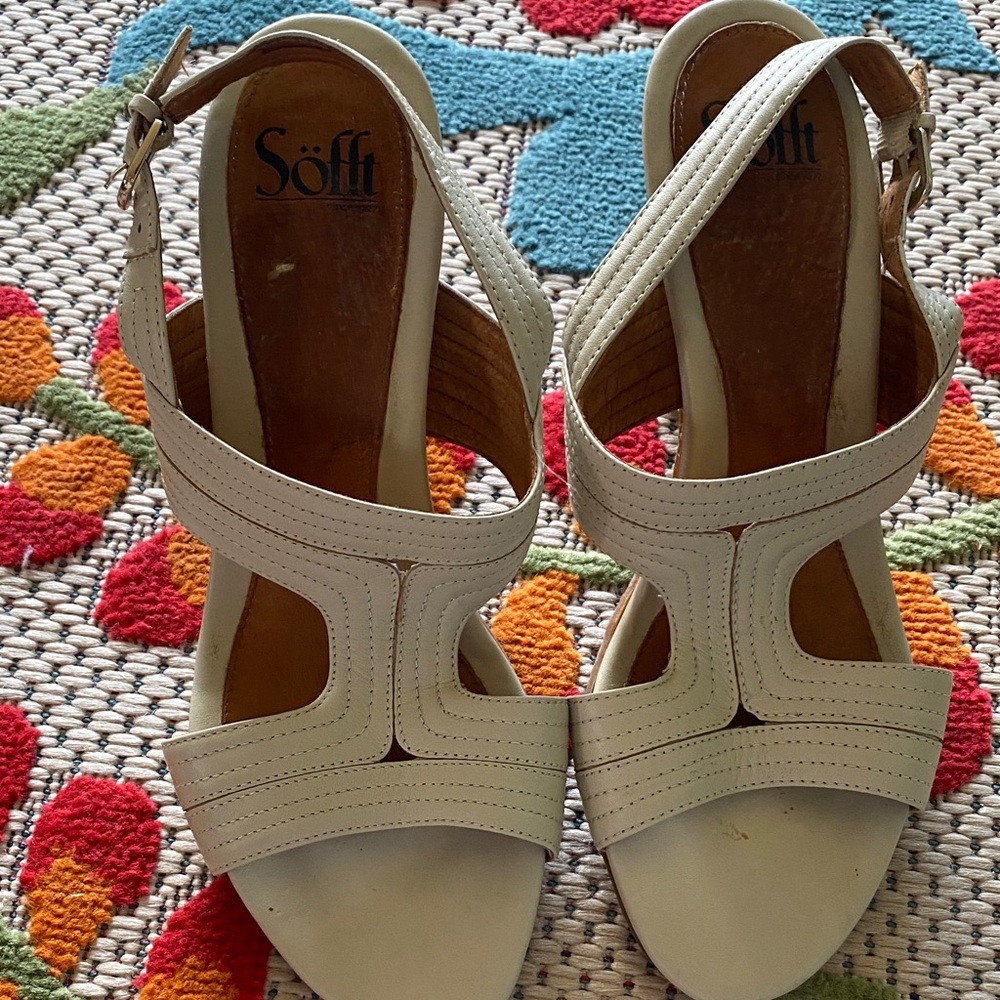Sofft Cream Strappy Sandals